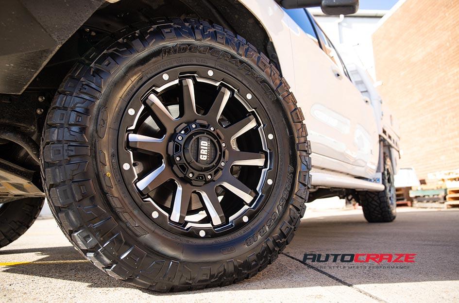 TOYOTA HILUX 4WD GD05 MATTE BLACK MILLED ACCENTS